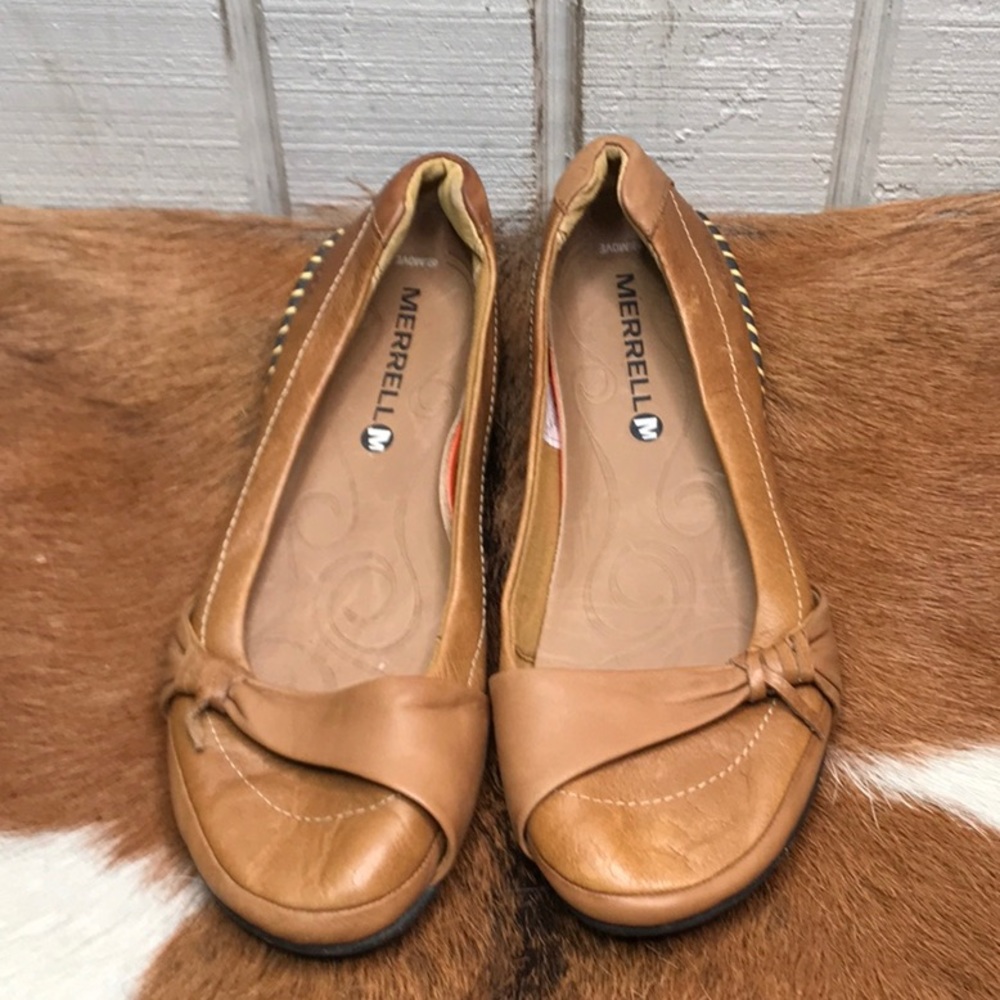 Merrell woman tan flats size 7 great deal!